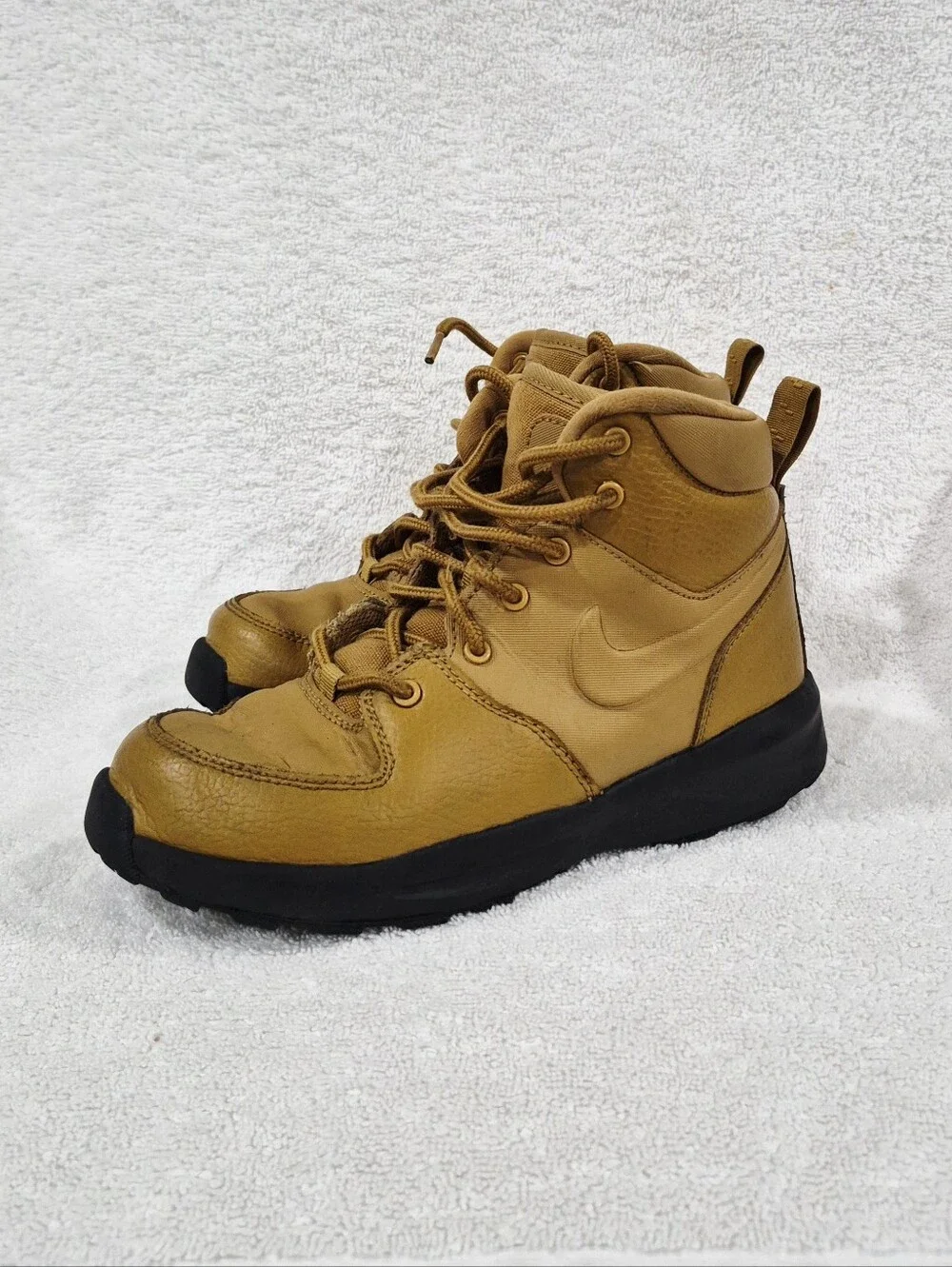 Nike Manoa LTR Boots Boys, Size 2Y, Wheat/Black, BQ5373-700